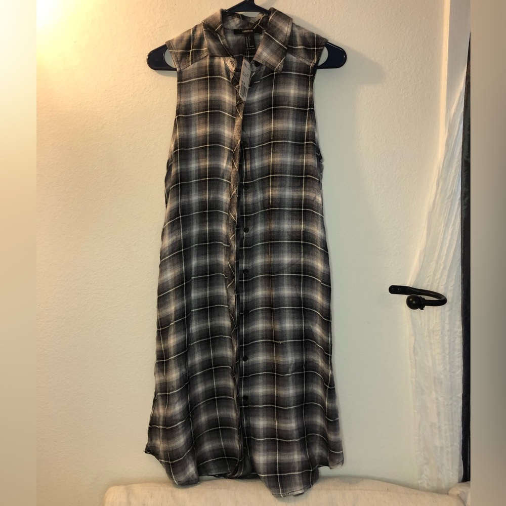 Black and white tunic never worn new